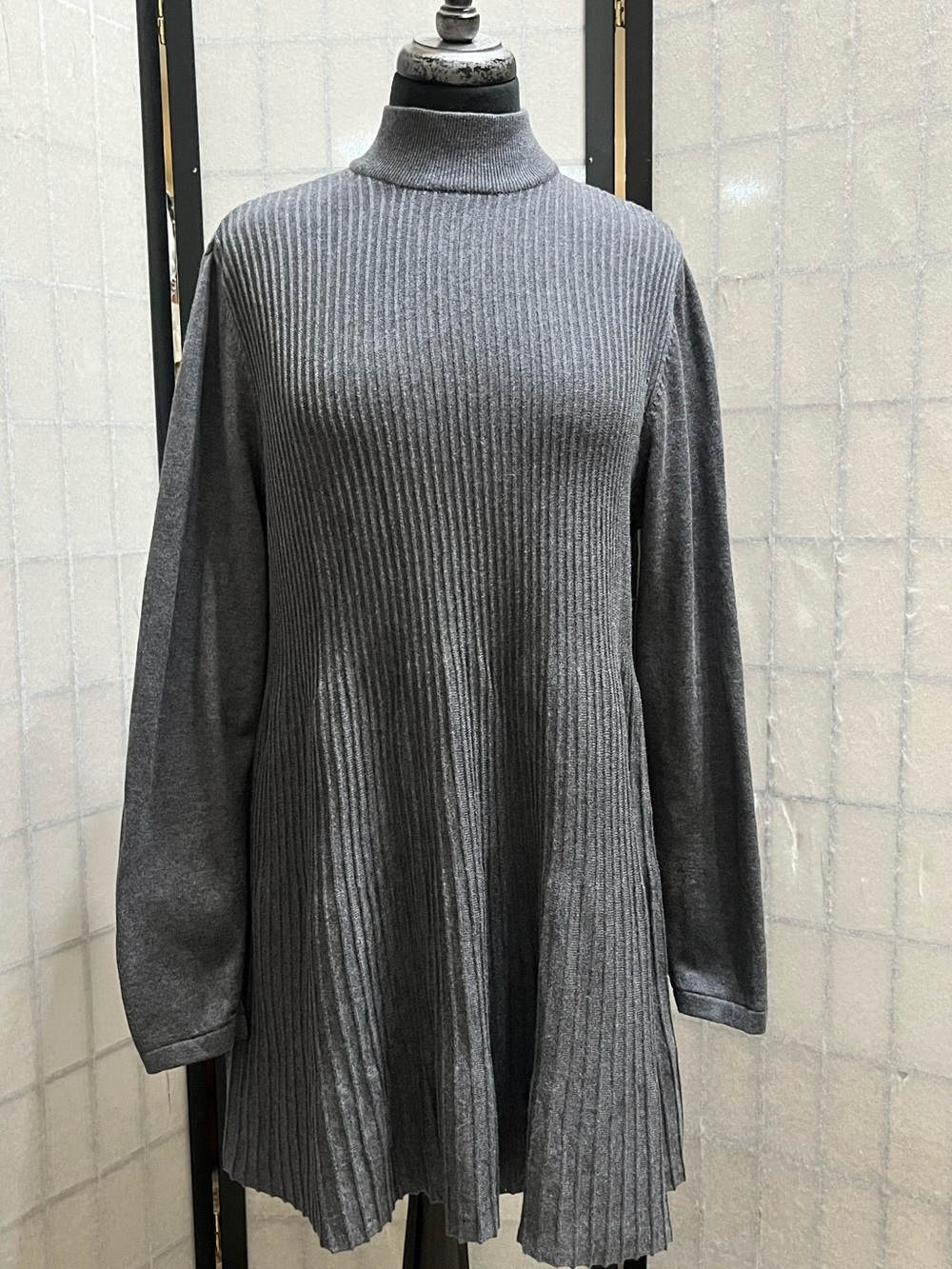 JOAN RIVERS Ribbed Knit Mock Neck Tunic Sweater - Gray SIZE XL